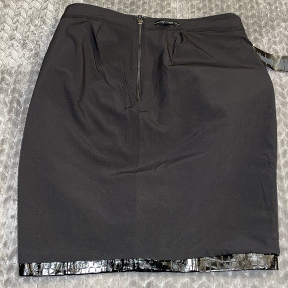 Guess Maleka Mini Croc-Embossed Faux-Leather Skirt. Size Large. Lined. Black - Picture 16 of 16